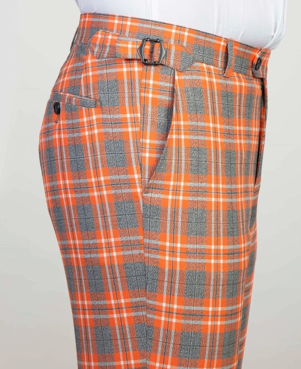Trois pièces Beverly : L'élégance intemporelle revisitée, un style impeccable pour toutes les occasions.